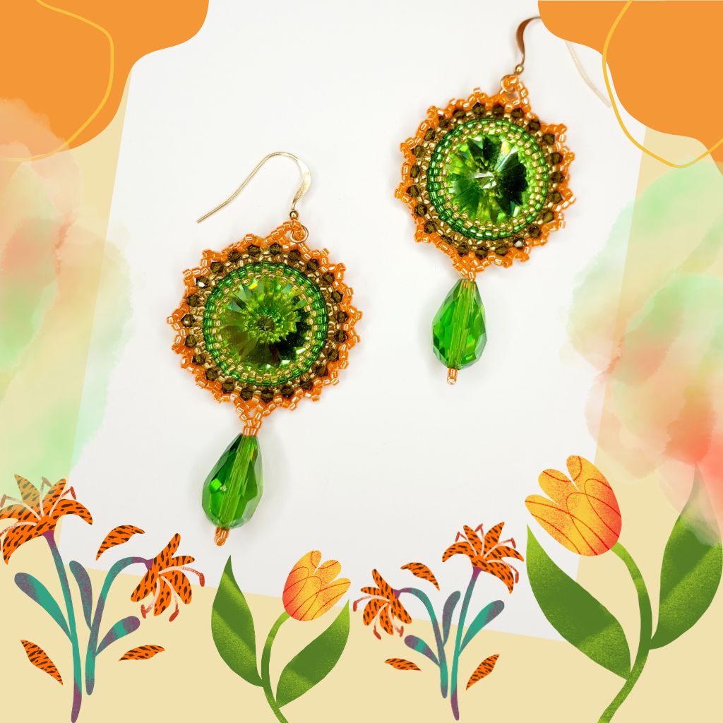 Anna - Teardrop earrings with Swarovski crystals, green color